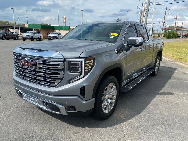Used 2023 GMC Sierra 1500 Denali w/ Technology Package AWD/4WD image 3