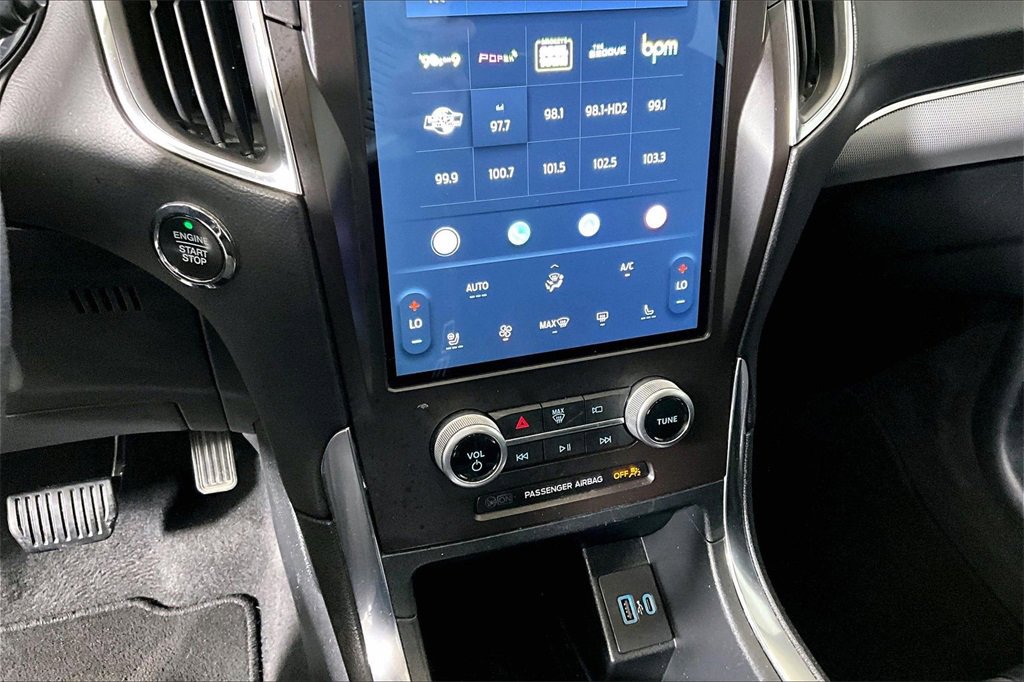 Certified 2021 Ford Edge Titanium image 24