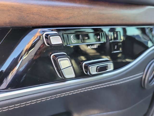 Used 2023 Jeep Grand Wagoneer Base w/ Flexible Seating Group image 25