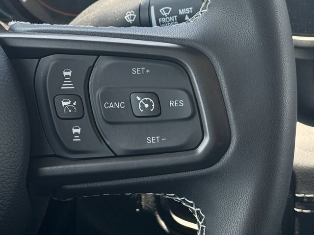 Used 2025 Jeep Gladiator Rubicon w/ Steel Bumper Group AWD/4WD image 11