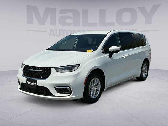 Used 2023 Chrysler Pacifica Touring-L