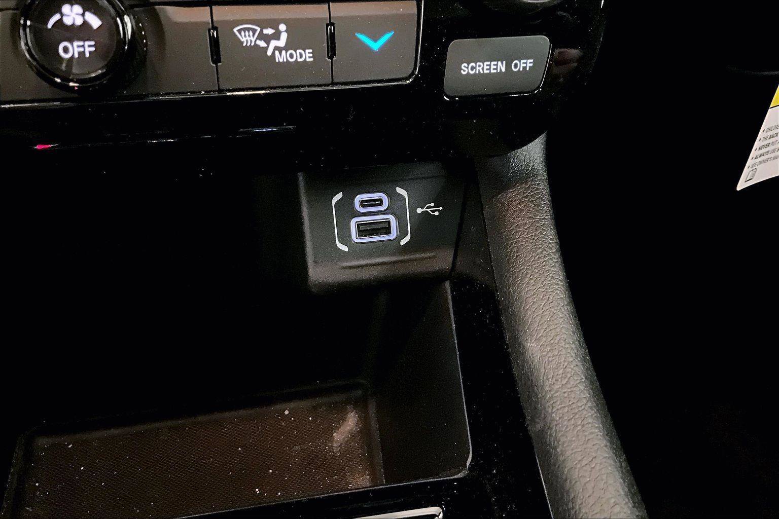 Used 2024 Jeep Compass Limited w/ High Altitude Package image 31