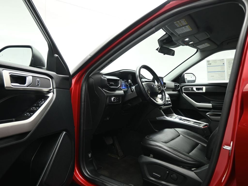 Certified 2021 Ford Explorer XLT image 34