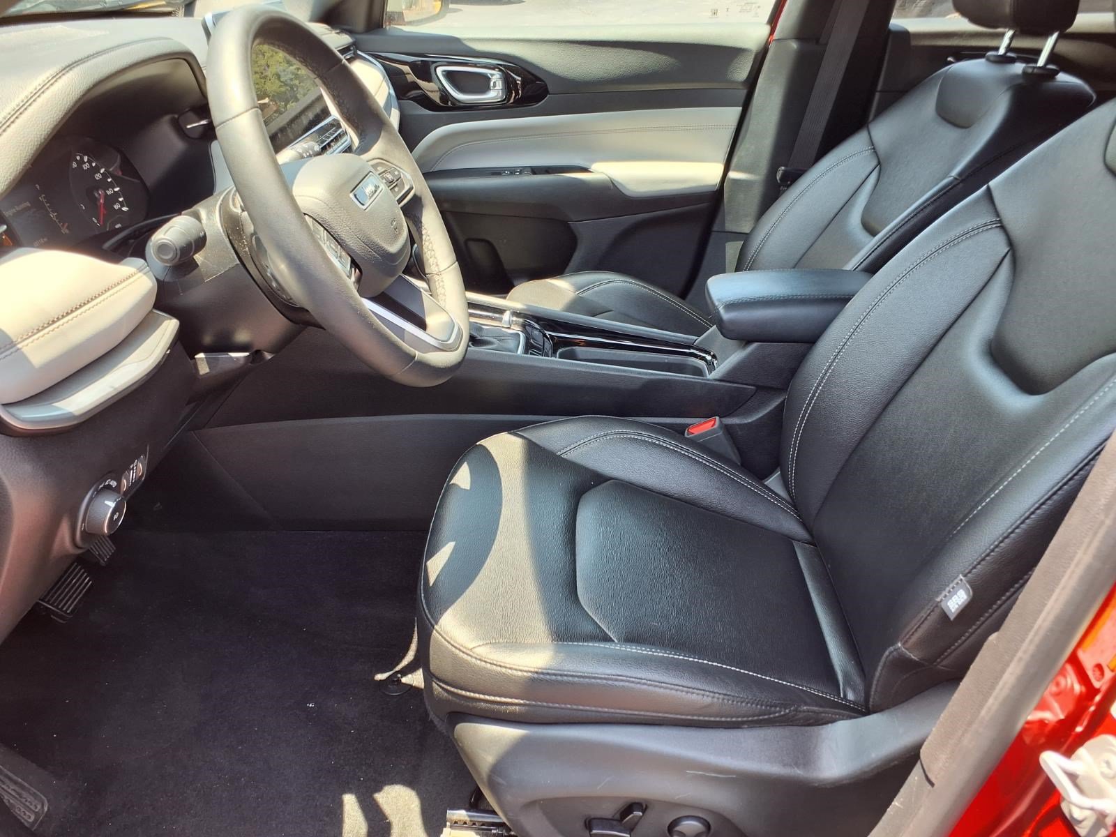 Used 2025 Jeep Compass Limited AWD/4WD image 14