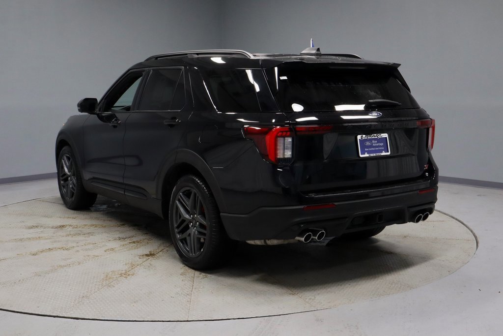 Certified 2025 Ford Explorer ST image 3