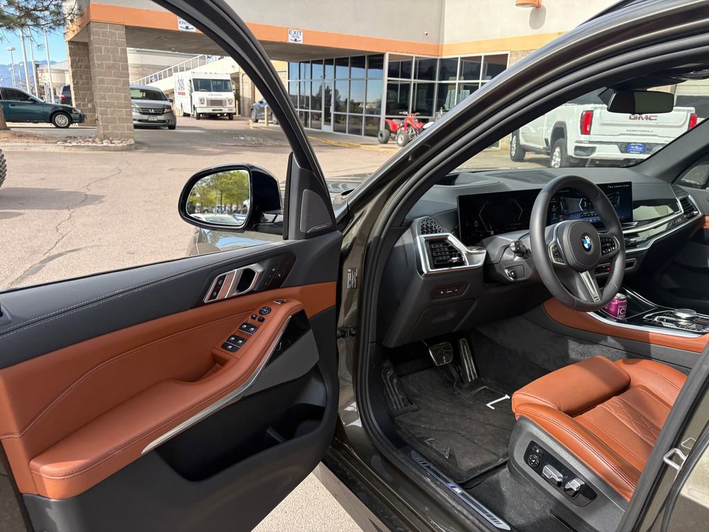 Used 2026 BMW X5 xDrive40i w/ M Sport Package image 37