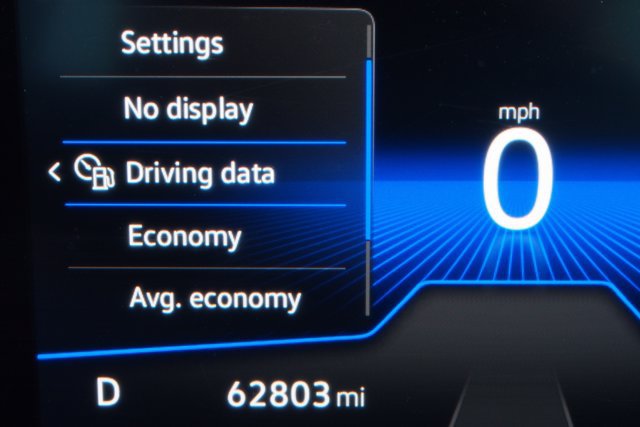 Used 2022 Volkswagen Tiguan SE FWD image 33