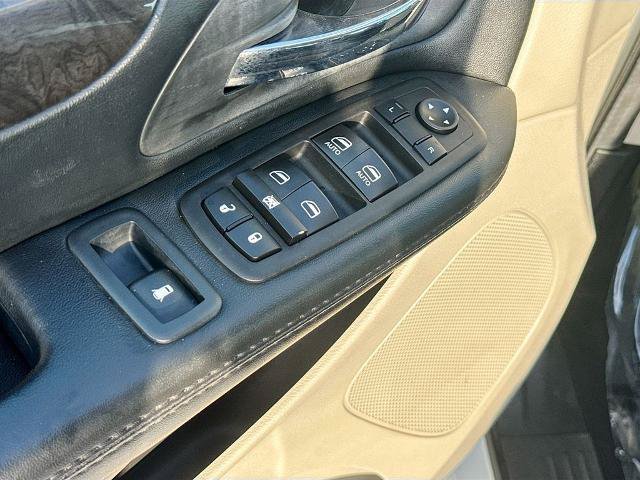 Used 2019 Dodge Grand Caravan SE w/ UConnect Hands-Free Group FWD image 15