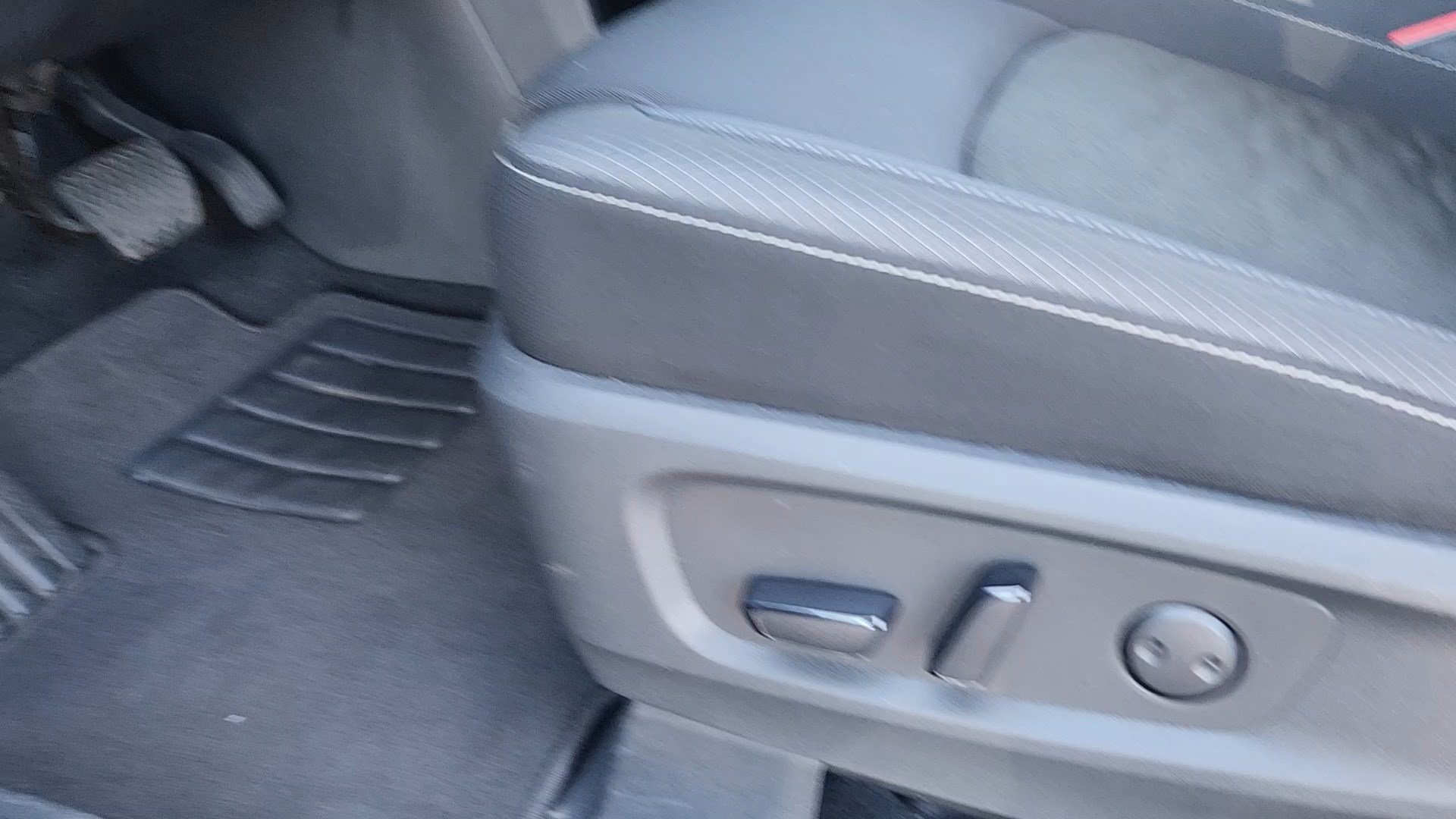 Used 2026 Nissan Pathfinder SV AWD/4WD image 9