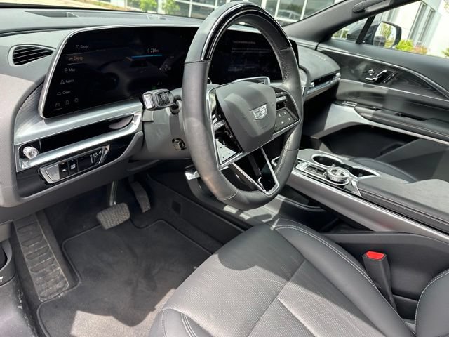 Used 2024 Cadillac Lyriq Sport AWD/4WD image 17