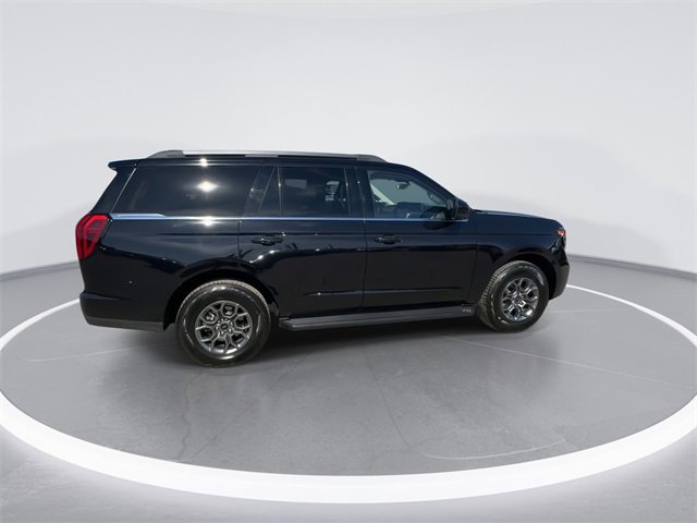 Certified 2025 Ford Expedition Active image 3