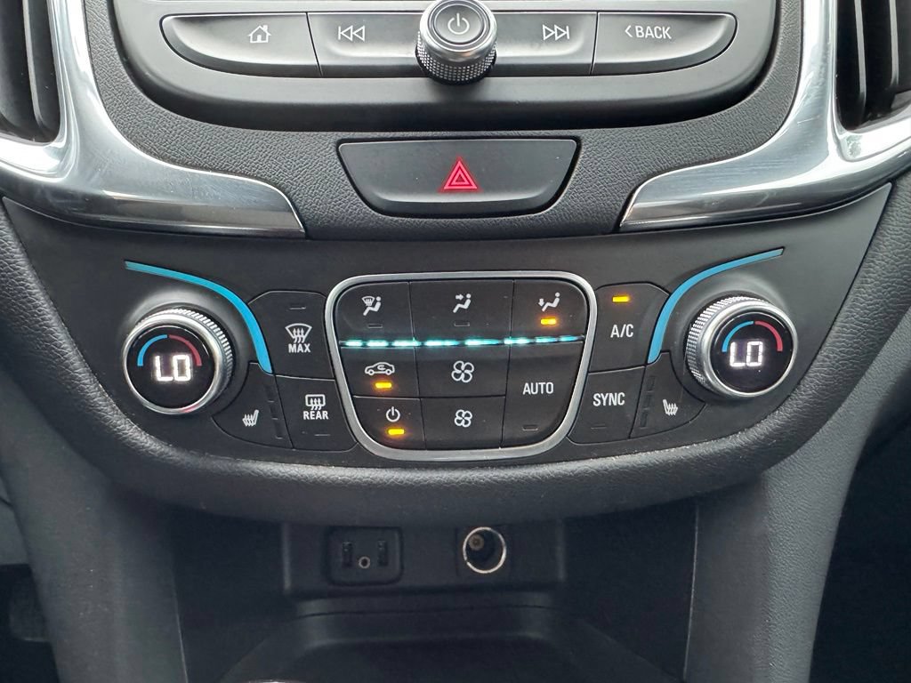 Used 2018 Chevrolet Equinox LT w/ Sun & Infotainment Package AWD/4WD image 21