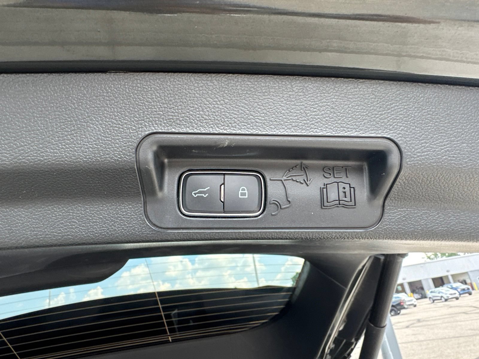 Certified 2023 Ford Explorer XLT AWD/4WD image 38