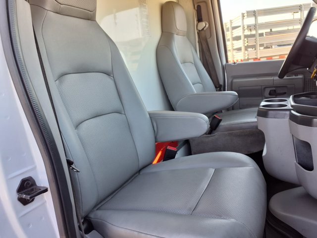 Certified 2022 Ford E-350 and Econoline 350 Super Duty RWD image 6