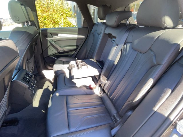 Used 2020 Audi Q5 2.0T Premium w/ Titanium Sport Package AWD/4WD image 36
