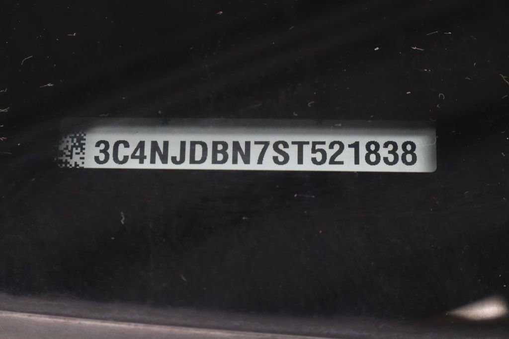 Used 2025 Jeep Compass Latitude image 34