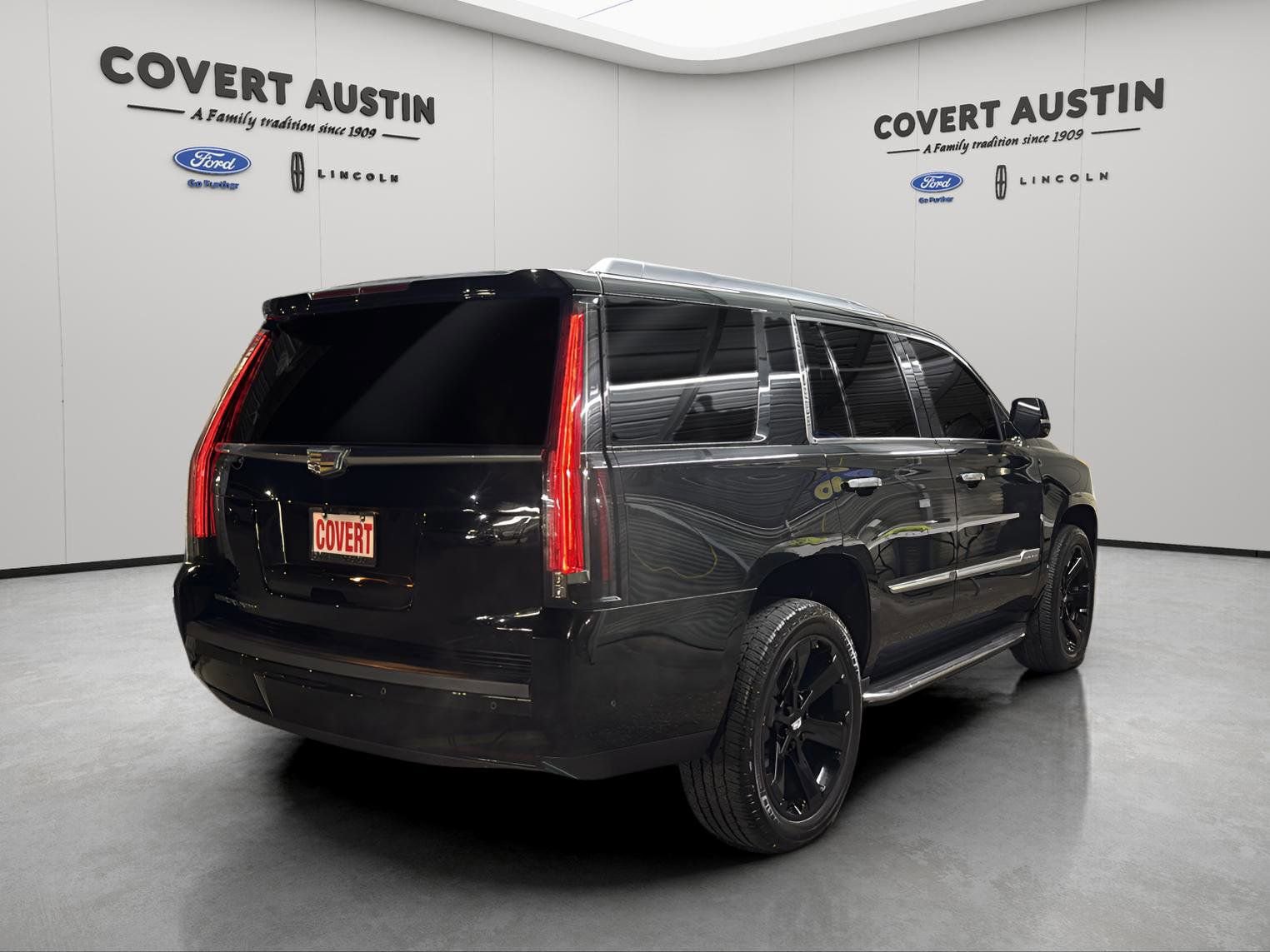 Used 2018 Cadillac Escalade Luxury image 5