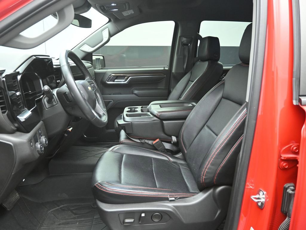 Used 2024 Chevrolet Silverado 1500 LT image 18