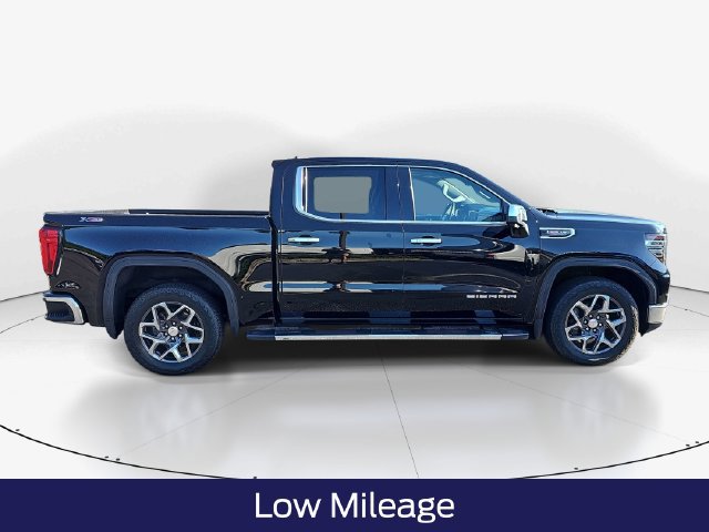 Used 2023 GMC Sierra 1500 SLT w/ SLT Premium Package AWD/4WD image 3