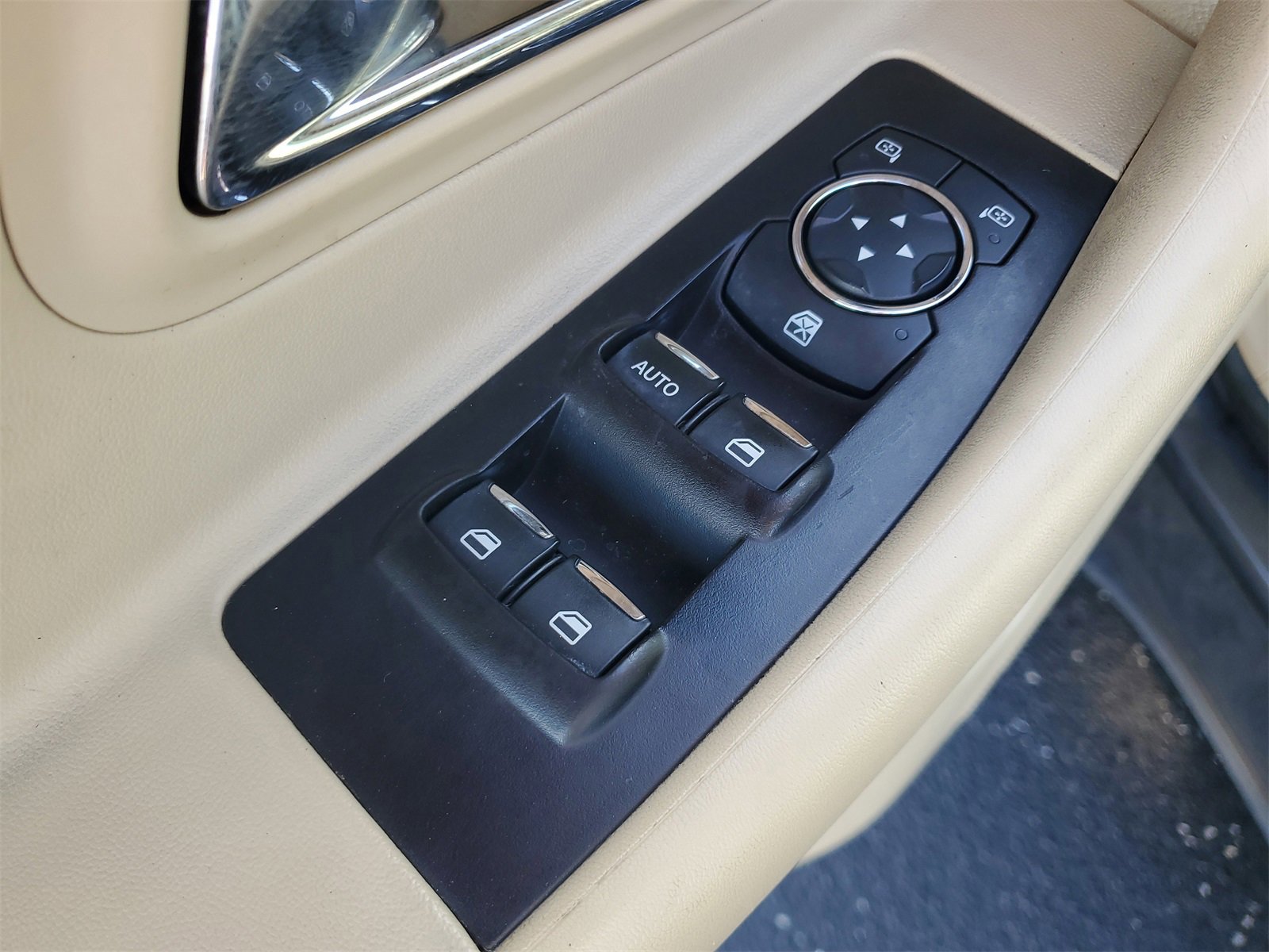 Certified 2017 Ford Taurus SE image 14