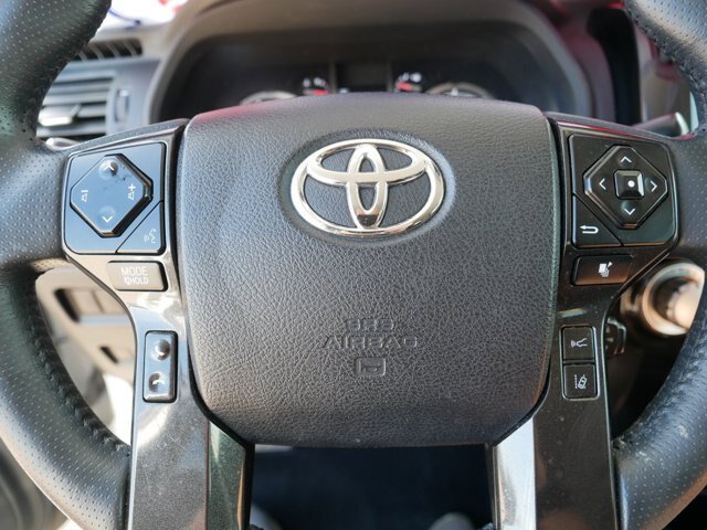 Used 2022 Toyota 4Runner TRD Off-Road AWD/4WD image 25