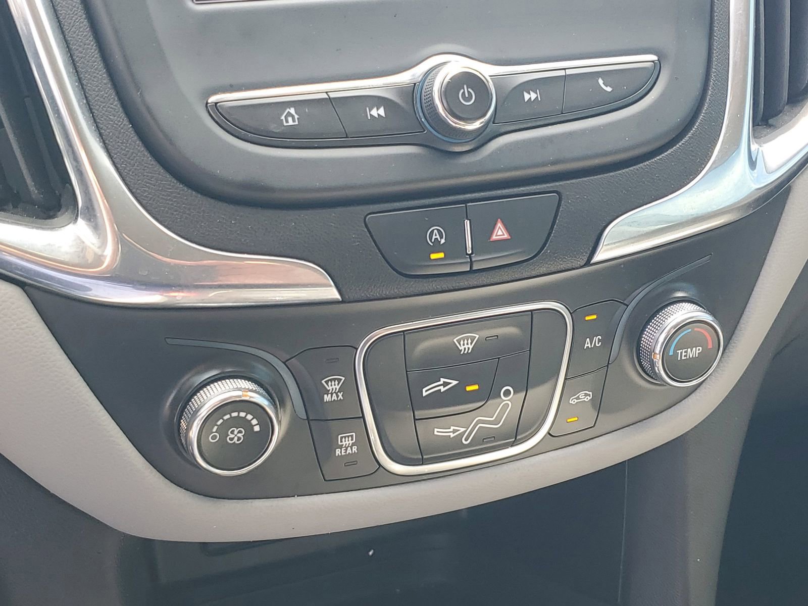 Used 2024 Chevrolet Equinox LS FWD image 23