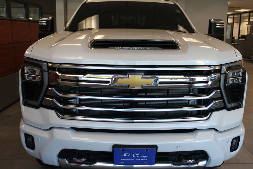 Used 2024 Chevrolet Silverado 3500 High Country w/ High Country Premium Package AWD/4WD image 8