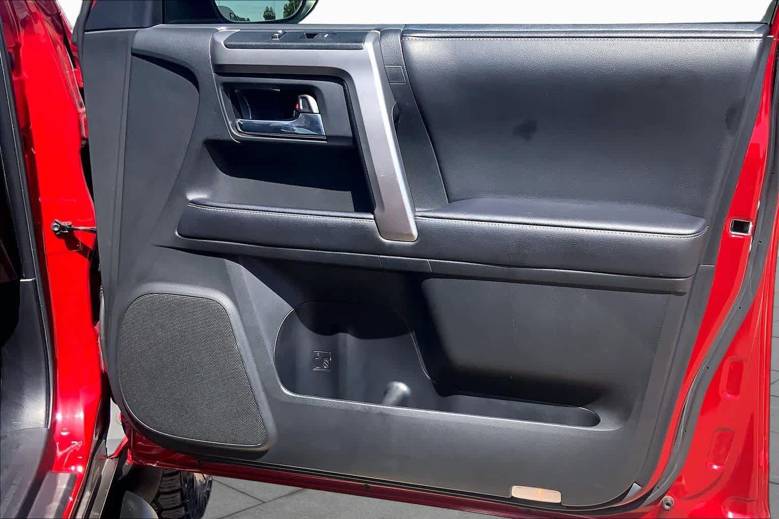 Used 2022 Toyota 4Runner SR5 Premium w/ Moonroof Package AWD/4WD image 22