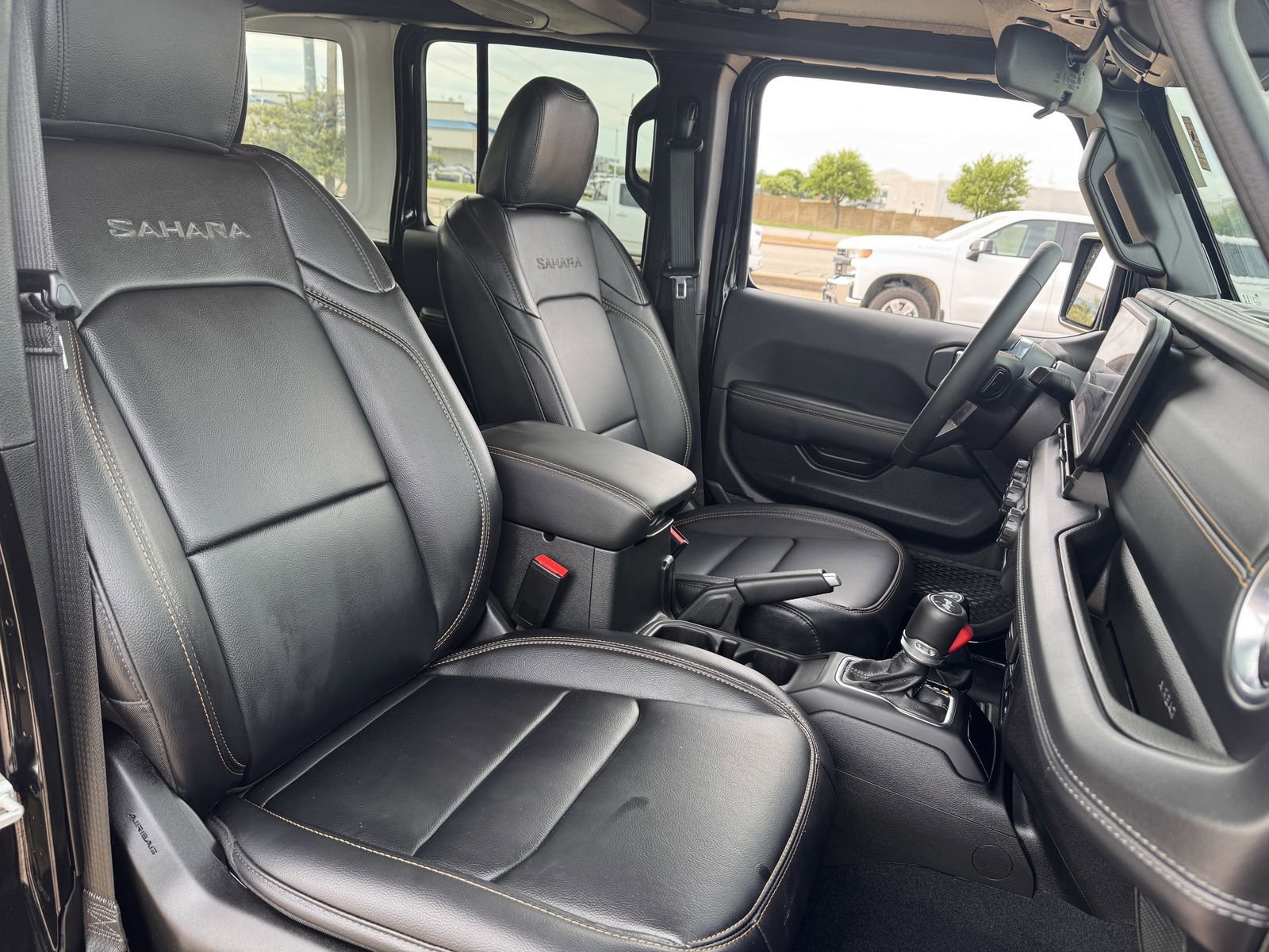 Used 2024 Jeep Wrangler Sahara w/ Safety Group image 27