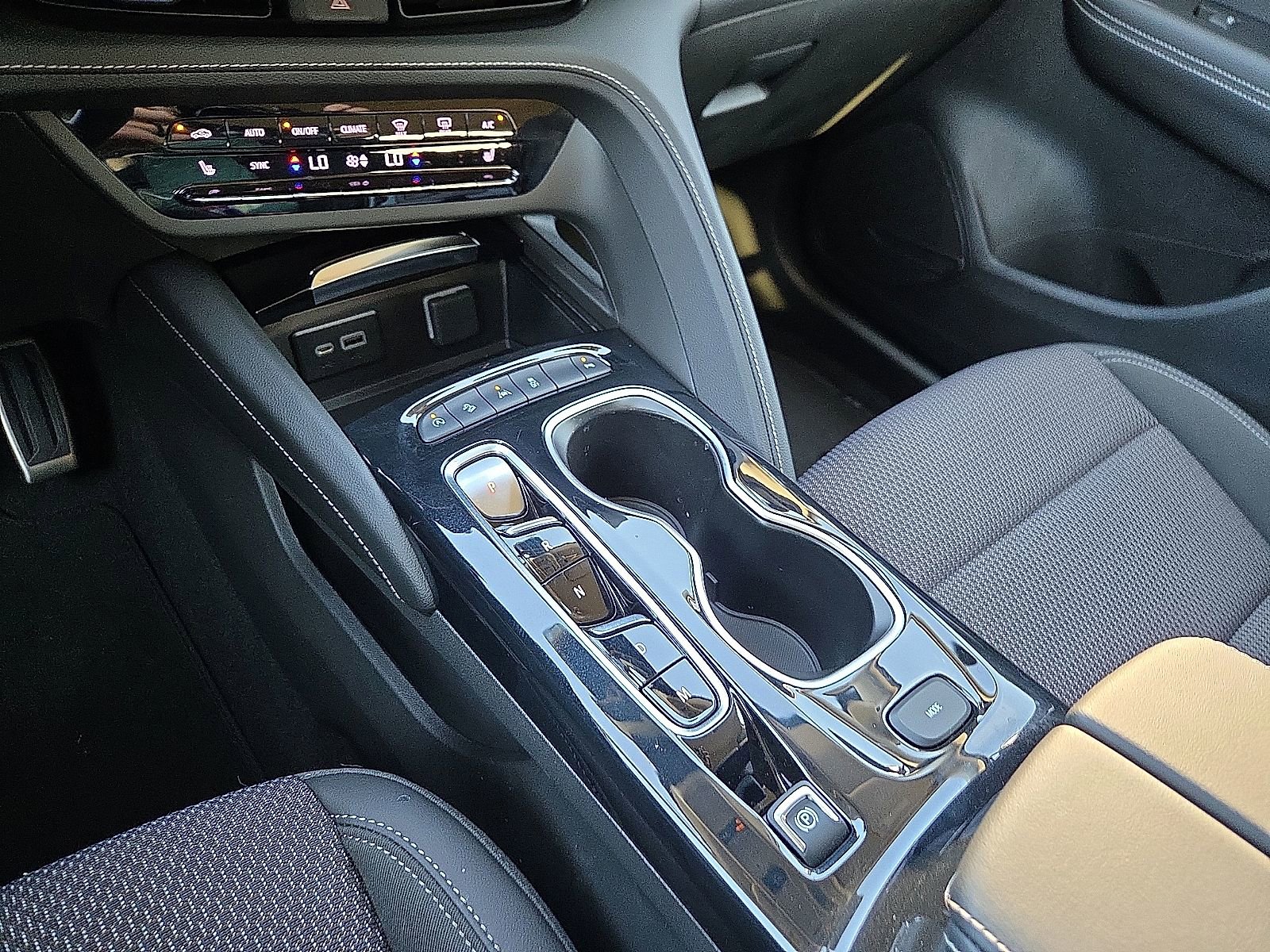 Used 2023 Buick Envision Preferred w/ Sport Touring Package AWD/4WD image 25