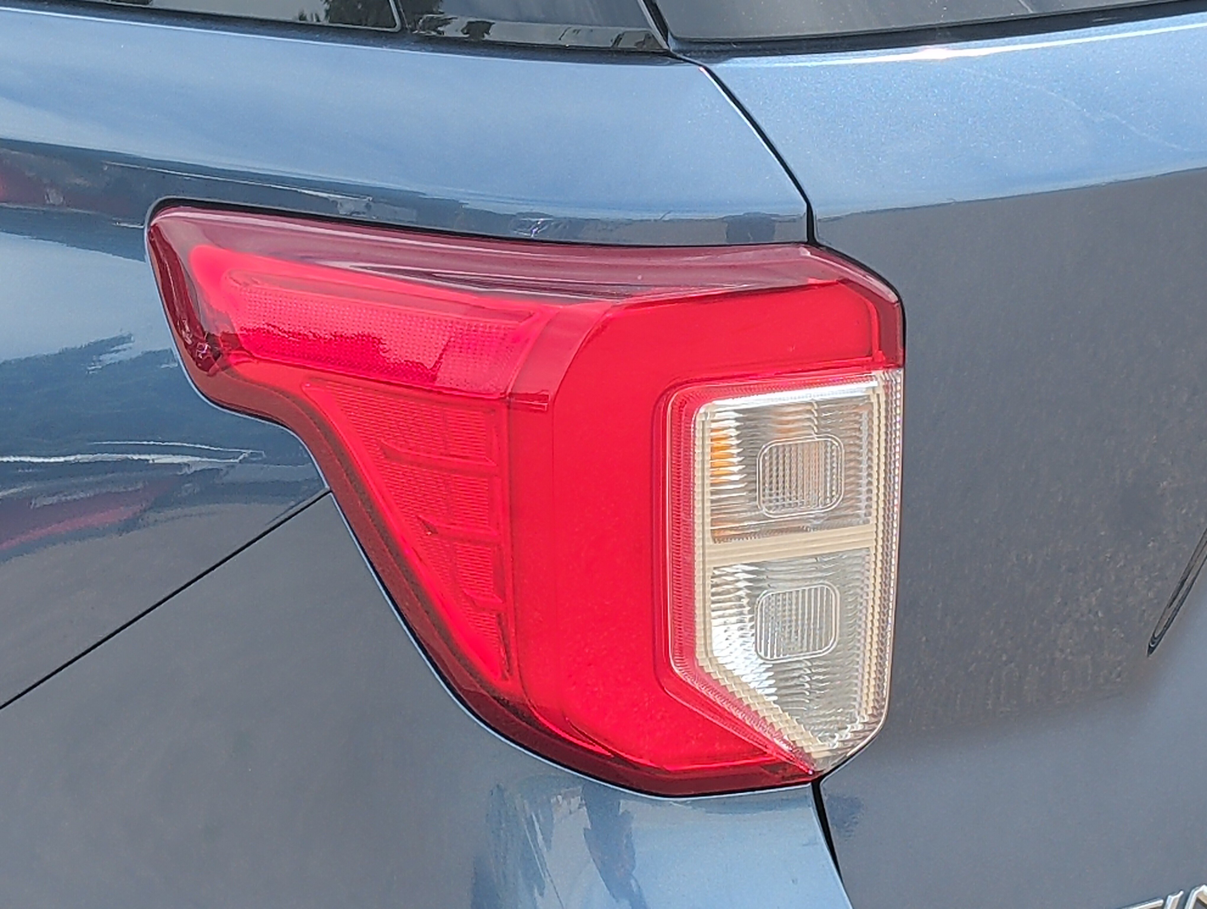 Certified 2020 Ford Explorer Platinum w/ Premium Technology Package AWD/4WD image 17