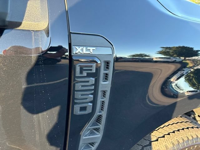 Certified 2025 Ford F250 XLT w/ Black Appearance Package AWD/4WD image 6