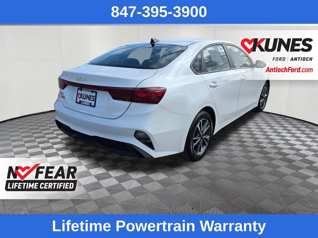 Used 2023 Kia Forte LXS w/ LXS Technology Package FWD image 5