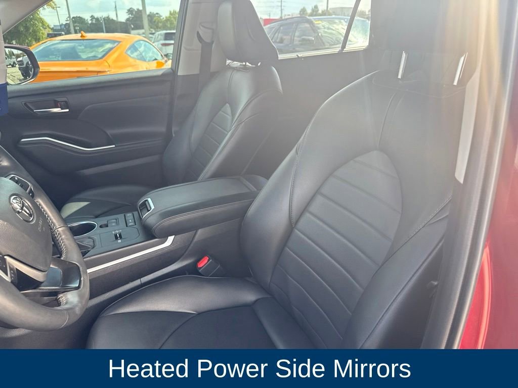 Used 2022 Toyota Highlander XLE FWD image 14