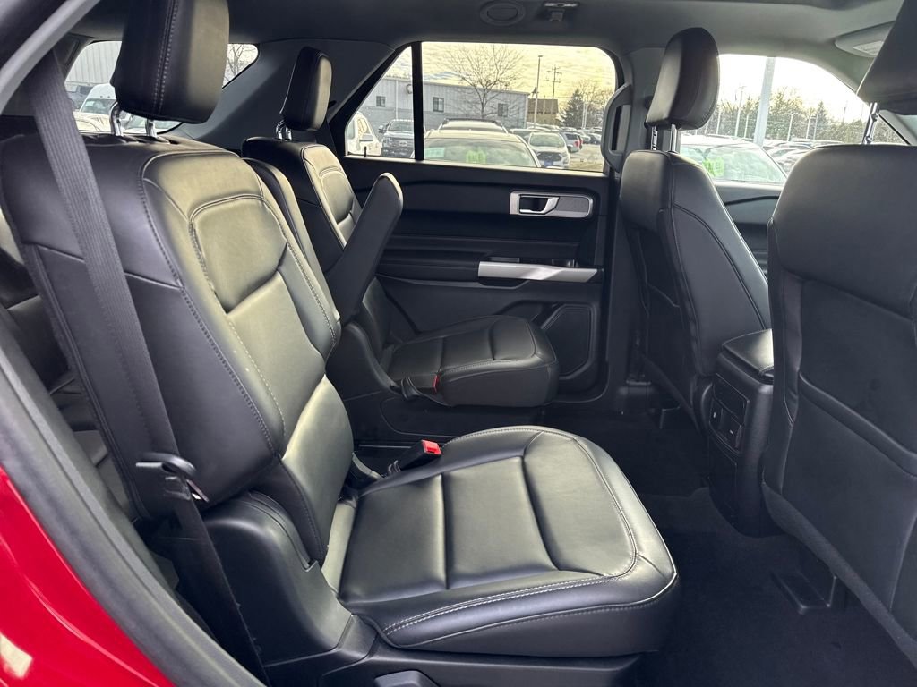 Certified 2024 Ford Explorer XLT w/ Equipment Group 202A image 10