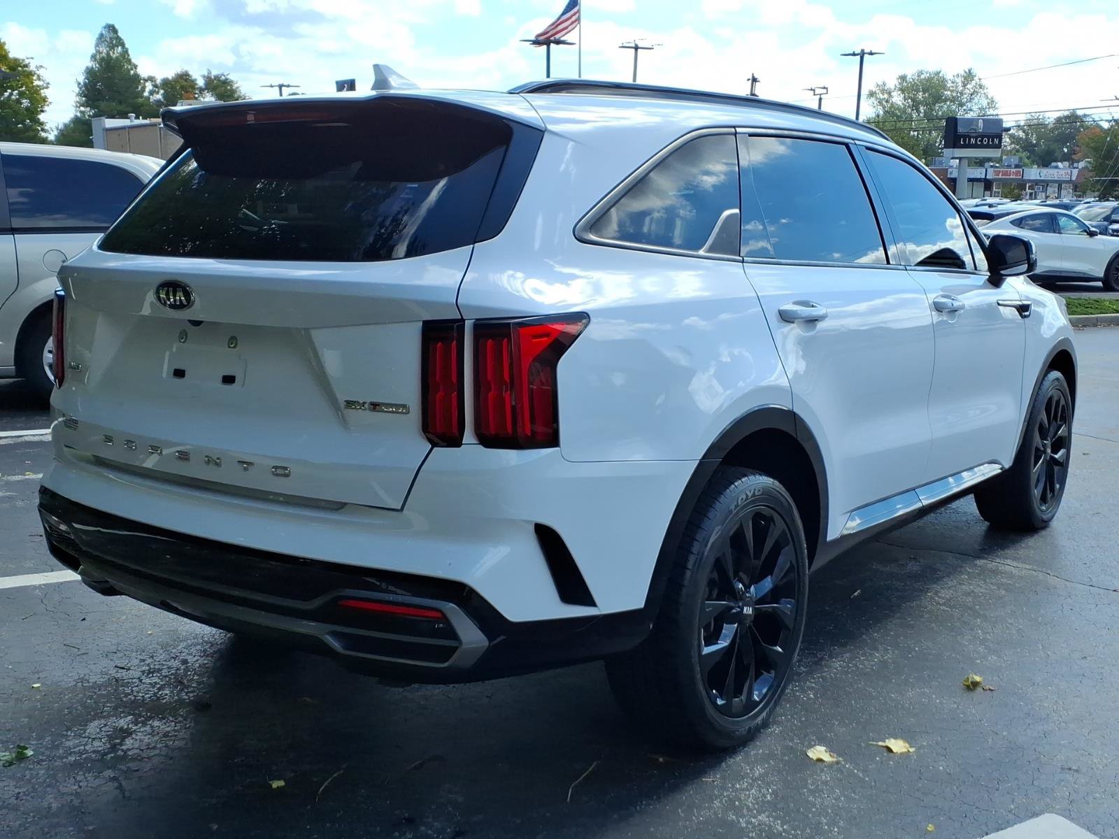 Used 2021 Kia Sorento AWD image 3