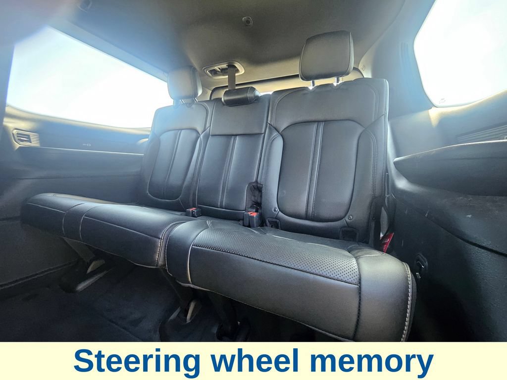 Used 2023 Jeep Wagoneer 4WD image 30