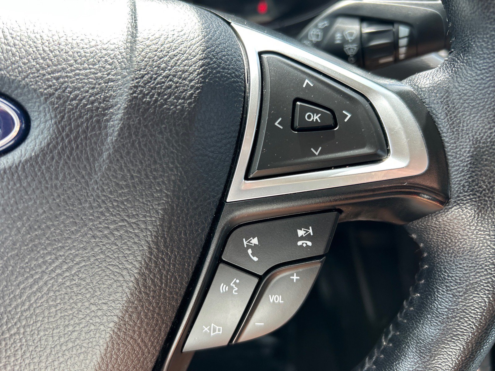 Certified 2024 Ford Edge Titanium AWD/4WD image 25