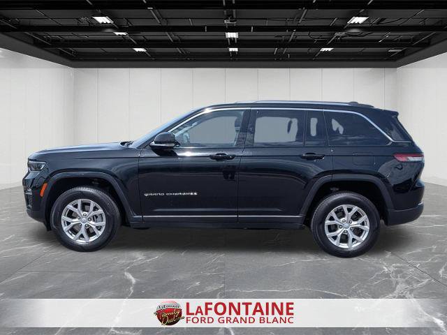 Used 2023 Jeep Grand Cherokee Limited AWD/4WD image 2