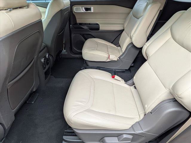 Certified 2020 Ford Explorer Platinum w/ Premium Technology Package AWD/4WD image 18