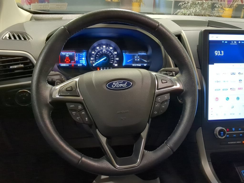Certified 2022 Ford Edge SEL w/ Convenience Package AWD/4WD image 2