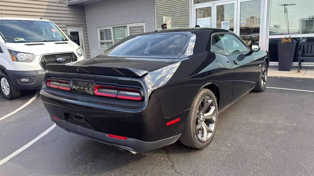 Used 2019 Dodge Challenger R/T RWD image 5