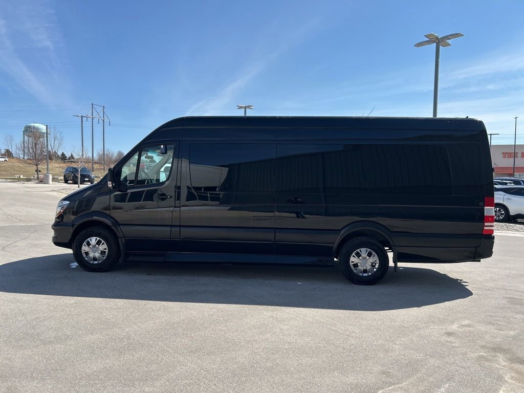 Used 2017 Mercedes-Benz Sprinter 2500 image 2