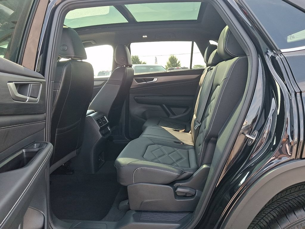 Used 2025 Volkswagen Atlas Cross Sport SE AWD/4WD image 10