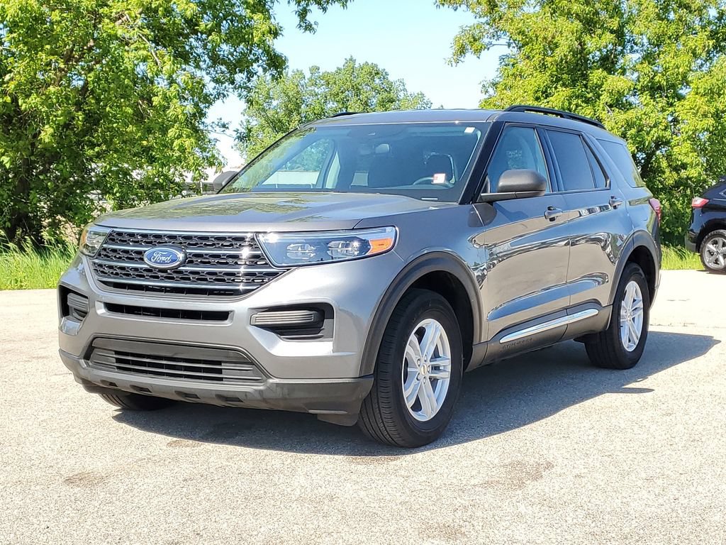 Certified 2024 Ford Explorer XLT AWD/4WD image 2