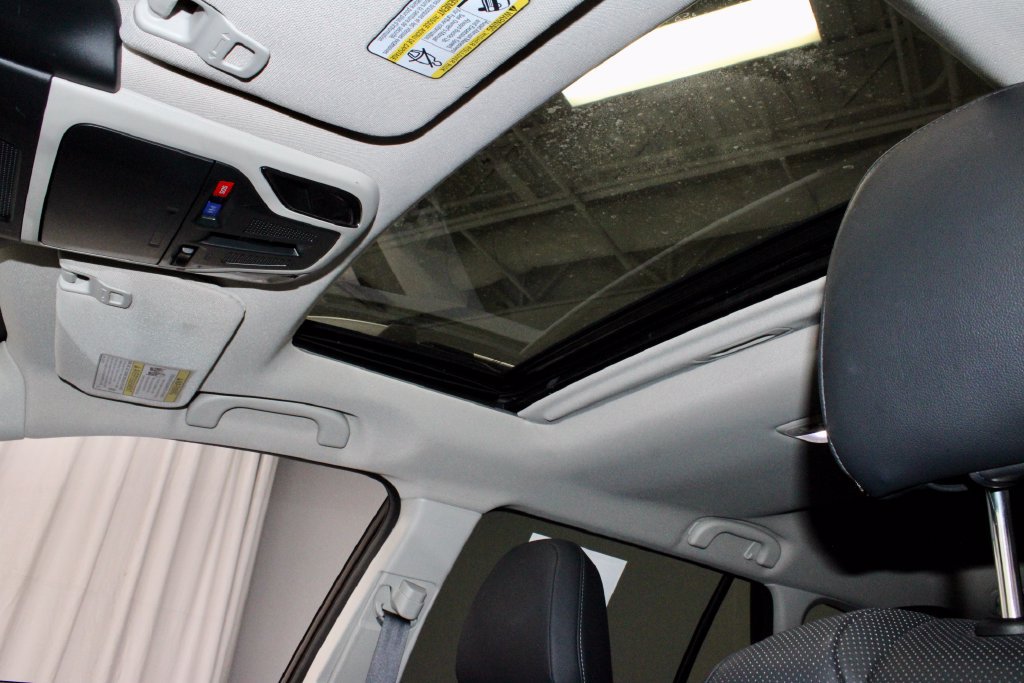 Used 2023 Subaru Outback Touring AWD/4WD image 29