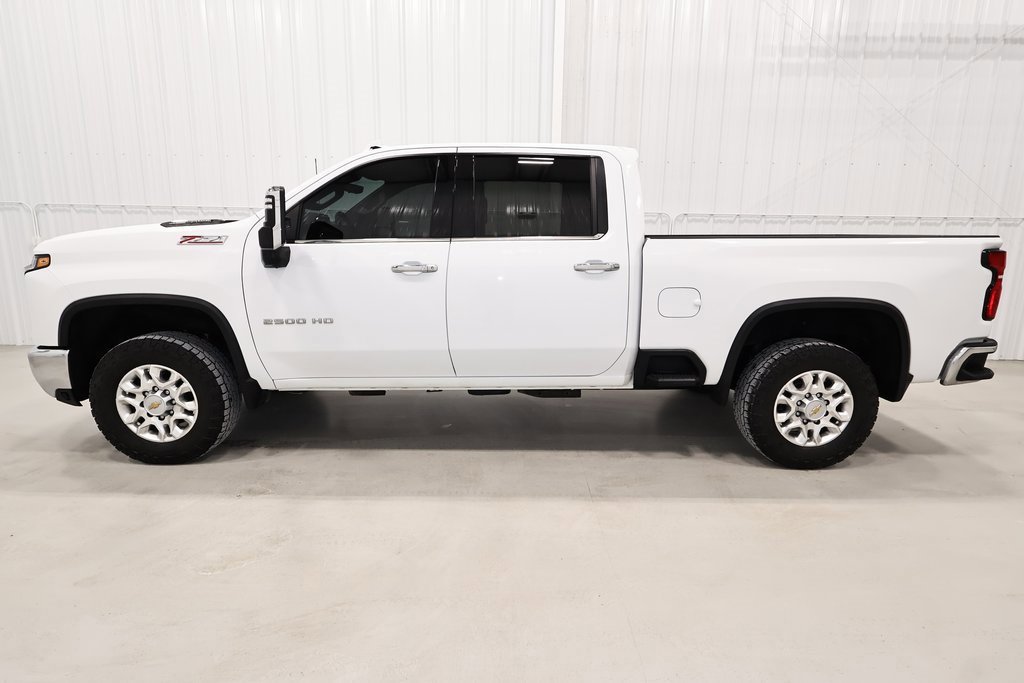 Used 2024 Chevrolet Silverado 2500 LTZ w/ LTZ Plus Package image 2