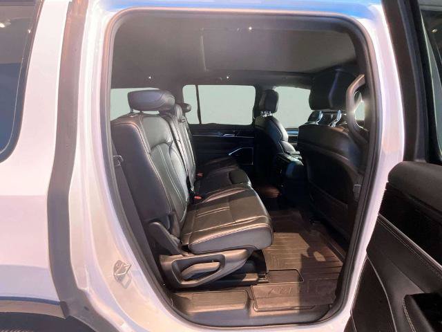 Used 2023 Jeep Wagoneer 4WD w/ Premium Group I image 23