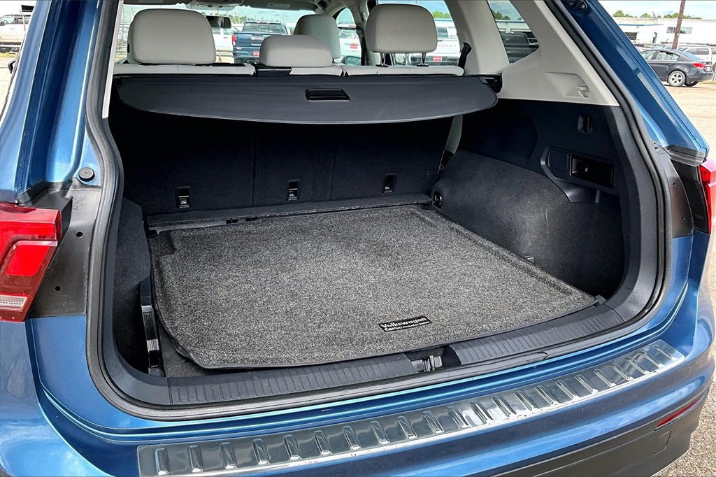 Used 2020 Volkswagen Tiguan S image 37