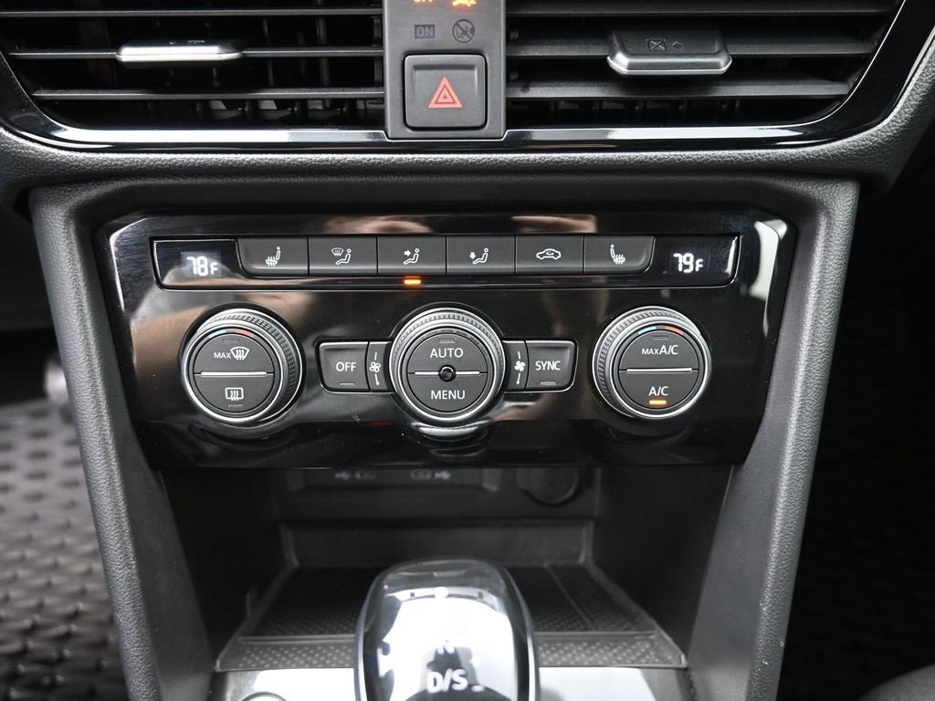 Used 2024 Volkswagen Taos SE w/ Panoramic Sunroof Package image 29